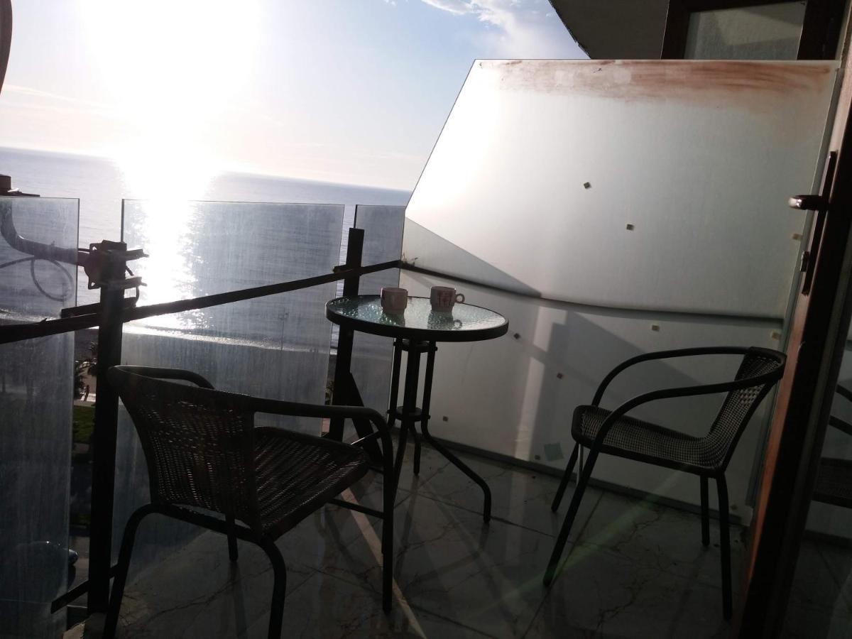 Apartment On The Back Sea Батуми Экстерьер фото